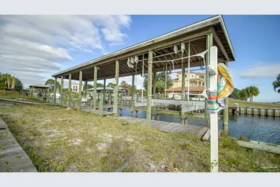 1098 Seabreeze Ln, Gulf Breeze, FL 32563 - Photo 32