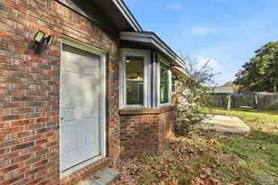 4605 Heatherwood Way, Pace, FL 32571 - Photo 6