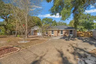 4740 Woodcliff Dr, Pensacola, FL 32504 - Photo 2