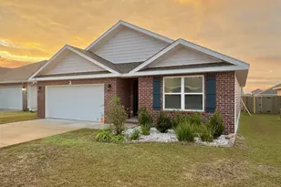 5740 Guinevere Ln, Milton, FL 32583 - Photo 1