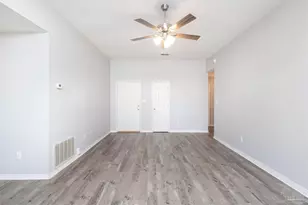 1849 Candlewood Dr, Navarre, FL 32566 - Photo 4