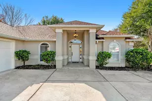 6005 Chandelle Cir, Pensacola, FL 32507 - Photo 2