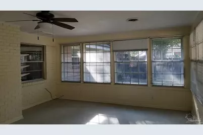 4170 Capri Dr, Pensacola, FL 32504 - Photo 6