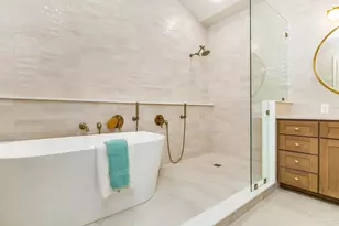 22 Lakeside Dr, Pensacola, FL 32507 - Photo 8