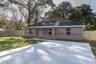 245 Cary Memorial, Pensacola, FL 32505 - Photo 2