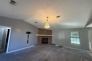 5748 Princeton Dr, Pensacola, FL 32526 - Photo 2