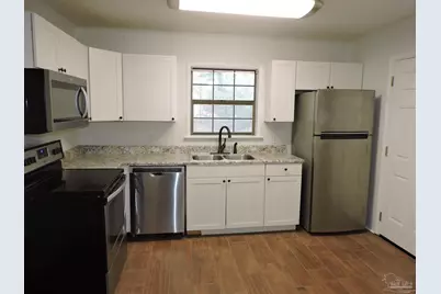 5720 Fairway Dr, Milton, FL 32570 - Photo 6