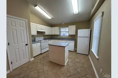 7909 Cayenne Way, Pensacola, FL 32526 - Photo 6