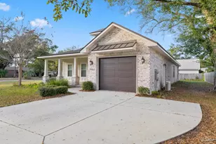 1402 E Fisher St, Pensacola, FL 32503 - Photo 2