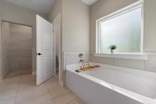 1402 E Fisher St, Pensacola, FL 32503 - Photo 26