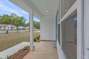 5601 Riviera Dr, Milton, FL 32583 - Photo 40