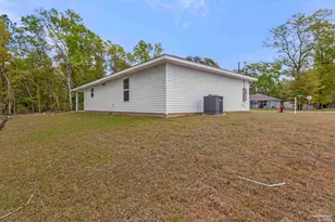 5601 Riviera Dr, Milton, FL 32583 - Photo 38