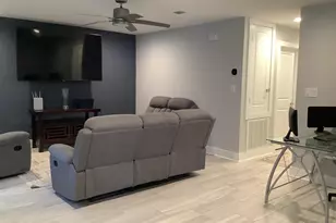 217 E Fisher St, Pensacola, FL 32503 - Photo 2