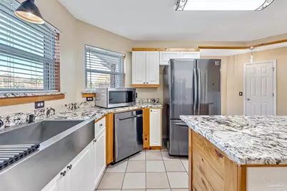 8147 Country Bay Blvd, Navarre, FL 32566 - Photo 10