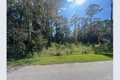 3857 Paradise Bay Dr, Gulf Breeze, FL 32563 - Photo 2