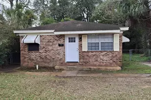 1105 W Strong St, Pensacola, FL 32501 - Photo 1