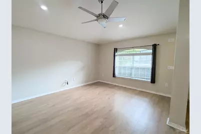 5760 Jade Moon Cir, Milton, FL 32583 - Photo 8