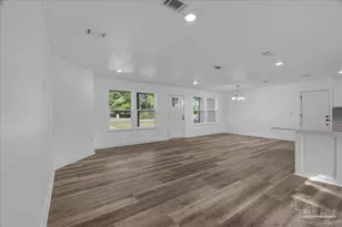 2001 Saddlebrook Dr, Pensacola, FL 32526 - Photo 6