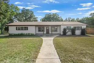 2001 Saddlebrook Dr, Pensacola, FL 32526 - Photo 2