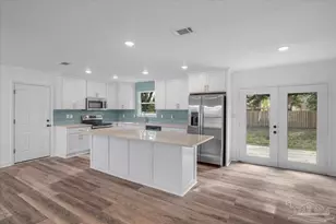 2001 Saddlebrook Dr, Pensacola, FL 32526 - Photo 10