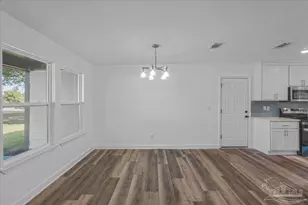 2001 Saddlebrook Dr, Pensacola, FL 32526 - Photo 10