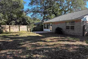 7412 St James Pl, Pensacola, FL 32506 - Photo 16