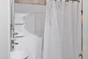 909 W Lloyd St, Pensacola, FL 32501 - Photo 12