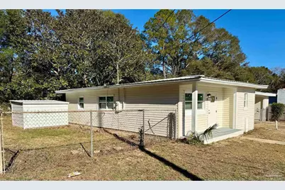 130 Sikes Dr, Crestview, FL 32539 - Photo 2