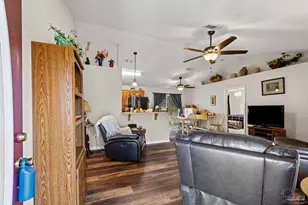 6146 Ashton Woods Cir, Milton, FL 32570 - Photo 6