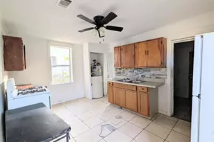 513 N Reus St, Pensacola, FL 32501 - Photo 8