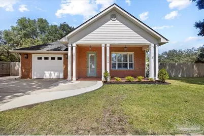 2208 McLeod St, Pensacola, FL 32502 - Photo 2