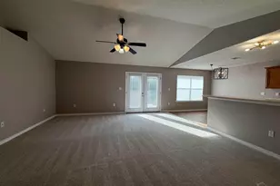 8743 Faye Ct, Navarre, FL 32566 - Photo 8