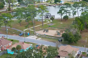 413 S 2nd St, Warrington, FL 32507 - Photo 2