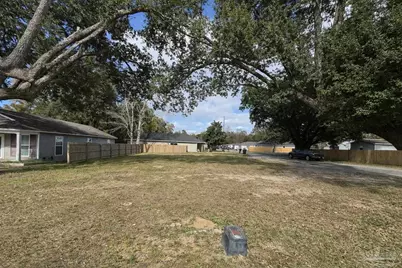 8411 Cherry Ave, Pensacola, FL 32534 - Photo 6