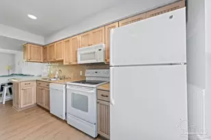 1405 Tina Dr, Navarre Beach, FL 32566 - Photo 10