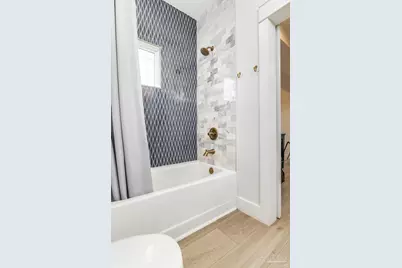 899 E Hatton St, Pensacola, FL 32503 - Photo 2