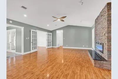 1009 Fleming Dr, Pensacola, FL 32514 - Photo 12
