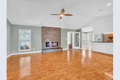 1009 Fleming Dr, Pensacola, FL 32514 - Photo 10