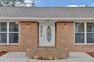1009 Fleming Dr, Pensacola, FL 32514 - Photo 4