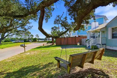 403 SE Gilliland Rd, Pensacola, FL 32507 - Photo 4