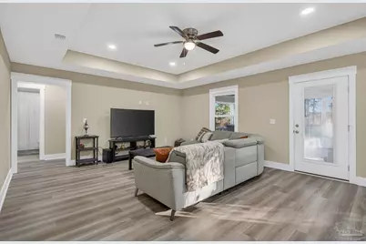 3986 Paradise Bay Dr, Gulf Breeze, FL 32563 - Photo 10