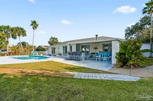 961 Aquamarine Dr, Gulf Breeze, FL 32563 - Photo 68