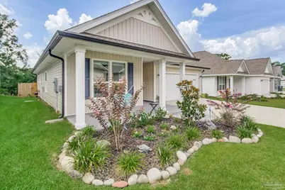 225 Camellia Dr, Cantonment, FL 32533 - Photo 2