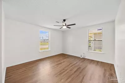 8821 Camshire Cir, Pensacola, FL 32507 - Photo 6