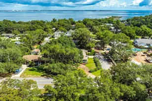 420 Fairpoint Dr, Gulf Breeze, FL 32561 - Photo 58