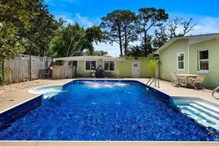 420 Fairpoint Dr, Gulf Breeze, FL 32561 - Photo 1
