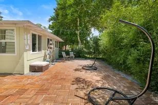 420 Fairpoint Dr, Gulf Breeze, FL 32561 - Photo 52