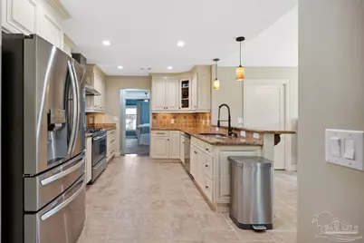 420 Fairpoint Dr, Gulf Breeze, FL 32561 - Photo 18