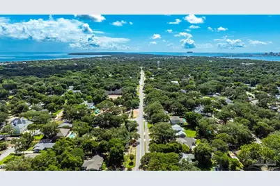 420 Fairpoint Dr, Gulf Breeze, FL 32561 - Photo 62