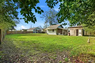 402 Front St, Century, FL 32535 - Photo 46